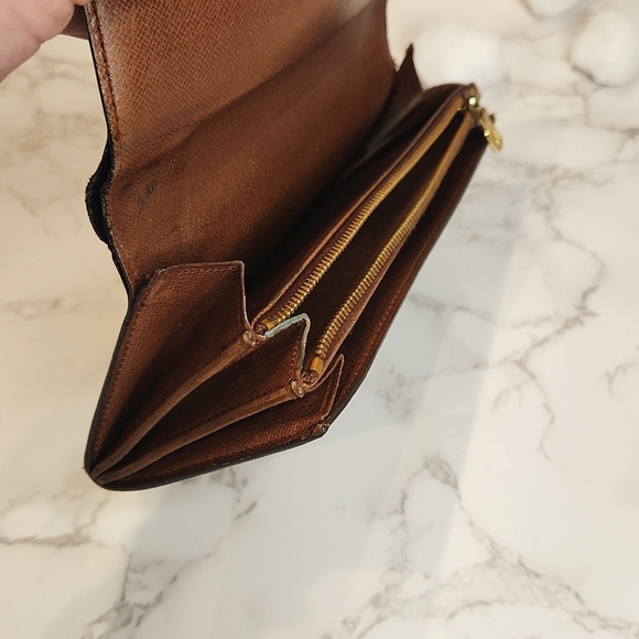 Authentic Louis Vuitton Monogram Sarah Wallet - Picture 5 of 13